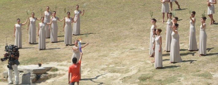 2010_Summer_Youth_Olympics_torch_ignition_1920