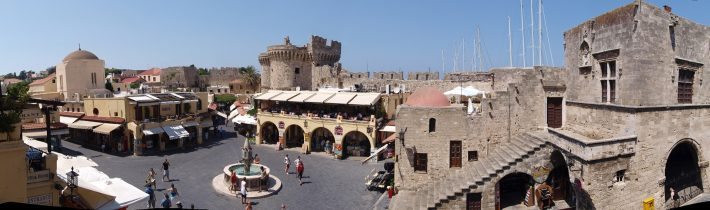 Panorama,_Rhodes,_Old_city-1920